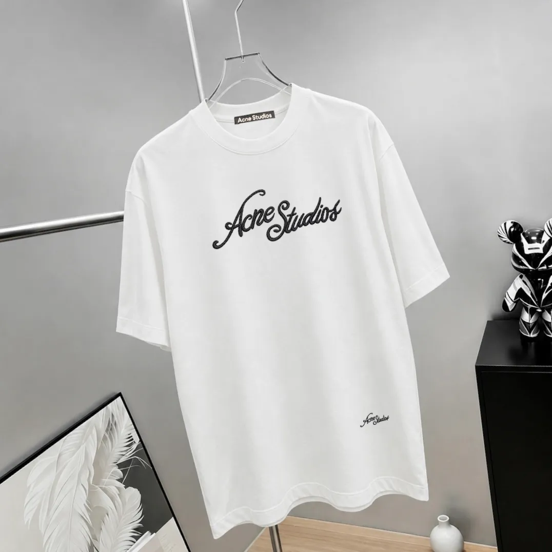 Acne*Studios*2026Ss exclusive letter logo 10,000-needle three-dimensional embroidery, couple Hot Sale g high-count T-shirt "different currency fabric" short-sleeved tee negative ion upper body is very comfortable, men and women Same Style half-sleeve, dropped shoulders loose version Color: Black White Coffee Brown Size: S (90-130 pounds) M (125-150 pounds) L (135-165 pounds) XL (160-190 pounds) XXL (185 pounds)